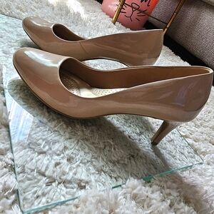 Beige heels